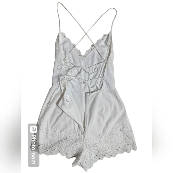 BP. White romper embroidered strappy back scalloped lace size M - Picture 7 of 14